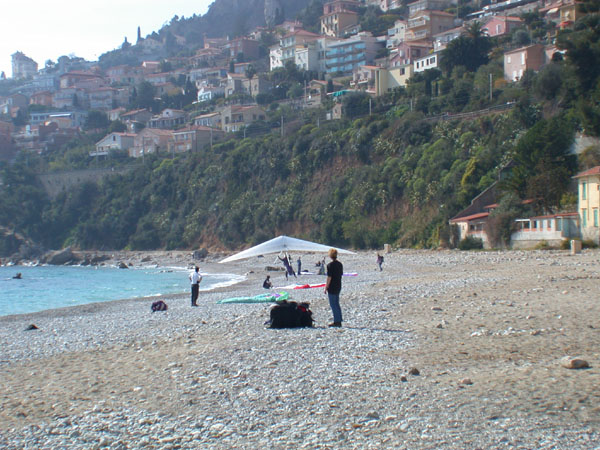 Poser en deltaplane  Roquebrune.