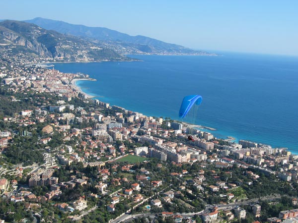 L'Italie, Menton et Carnoles en arrire plan.